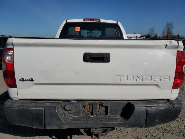 Photo 5 VIN: 5TFUM5F17GX068557 - TOYOTA TUNDRA DOU 