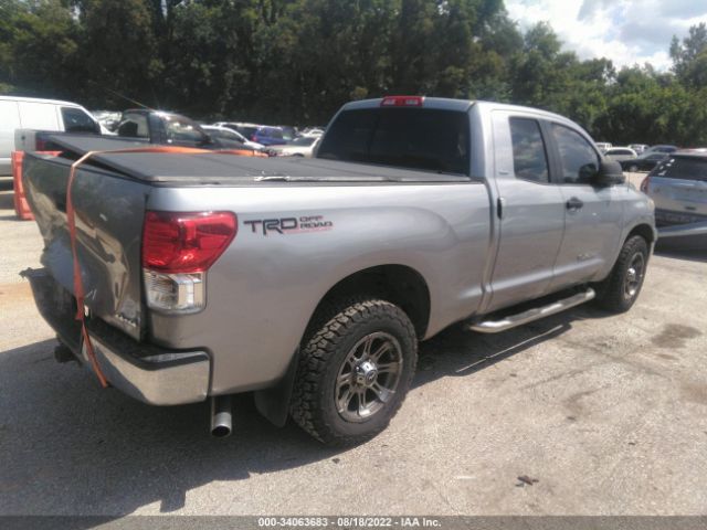 Photo 3 VIN: 5TFUM5F18AX008097 - TOYOTA TUNDRA 4WD TRUCK 