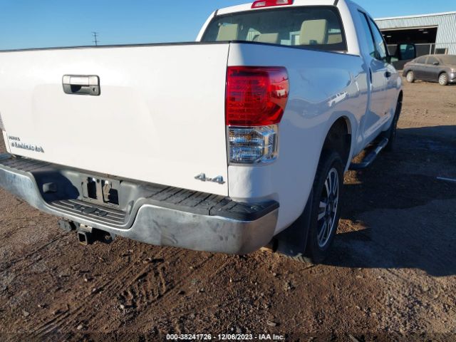 Photo 5 VIN: 5TFUM5F18BX016217 - TOYOTA TUNDRA 