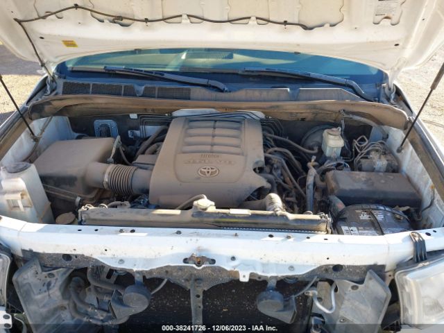 Photo 9 VIN: 5TFUM5F18BX016217 - TOYOTA TUNDRA 