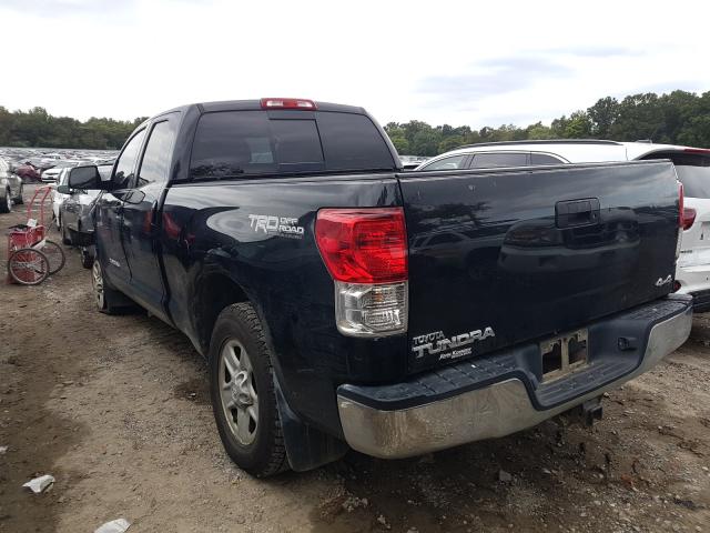 Photo 2 VIN: 5TFUM5F18BX020235 - TOYOTA TUNDRA DOU 