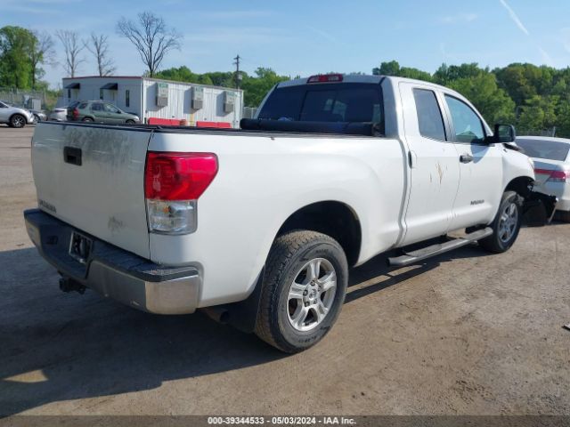 Photo 3 VIN: 5TFUM5F18CX033889 - TOYOTA TUNDRA 