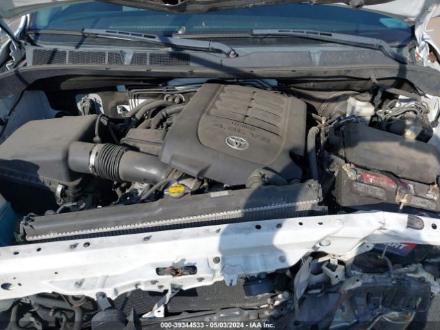 Photo 9 VIN: 5TFUM5F18CX033889 - TOYOTA TUNDRA 