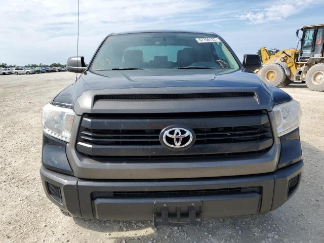 Photo 4 VIN: 5TFUM5F18HX069704 - TOYOTA TUNDRA DOU 