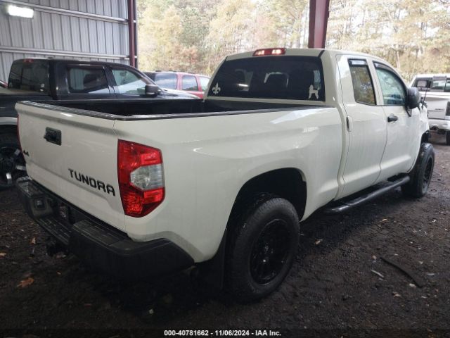 Photo 3 VIN: 5TFUM5F18KX081777 - TOYOTA TUNDRA 