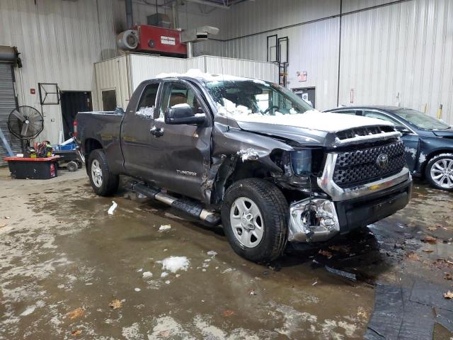 Photo 3 VIN: 5TFUM5F18KX084047 - TOYOTA TUNDRA DOU 