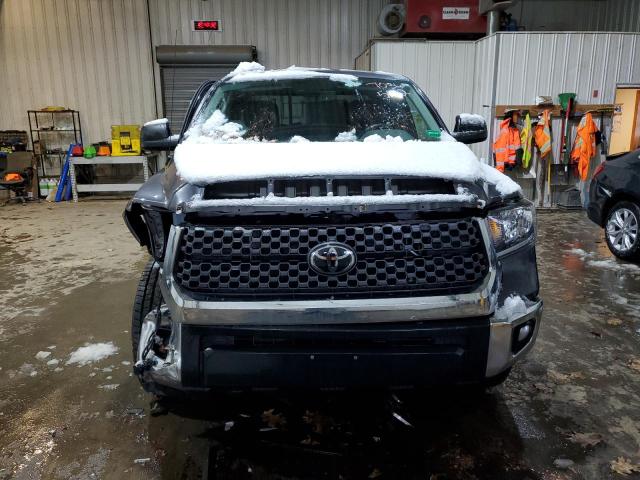 Photo 4 VIN: 5TFUM5F18KX084047 - TOYOTA TUNDRA DOU 