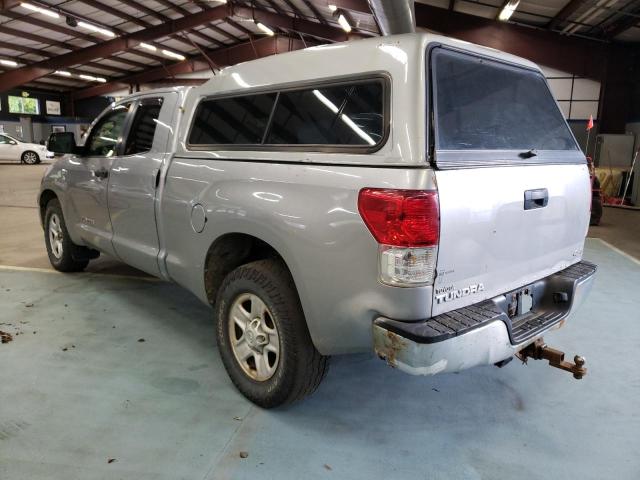 Photo 2 VIN: 5TFUM5F19AX005712 - TOYOTA TUNDRA DOU 