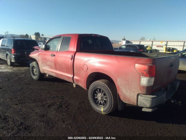 Photo 2 VIN: 5TFUM5F19BX027260 - TOYOTA TUNDRA 4WD TRUCK 