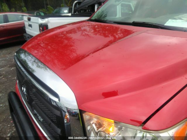 Photo 9 VIN: 5TFUM5F19DX040268 - TOYOTA TUNDRA 4WD TRUCK 