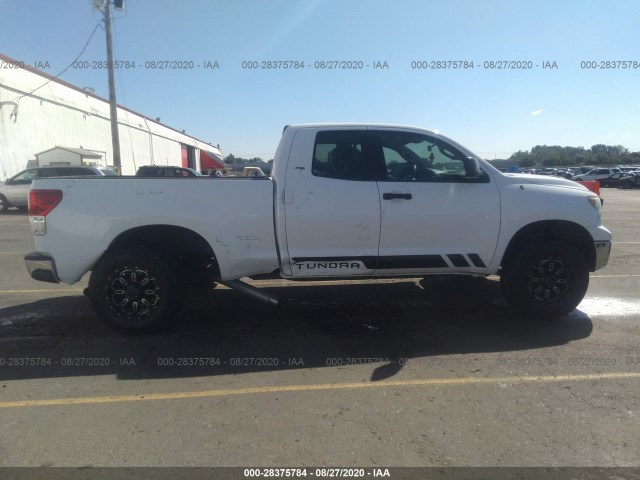 Photo 5 VIN: 5TFUM5F19DX043025 - TOYOTA TUNDRA 4WD TRUCK 