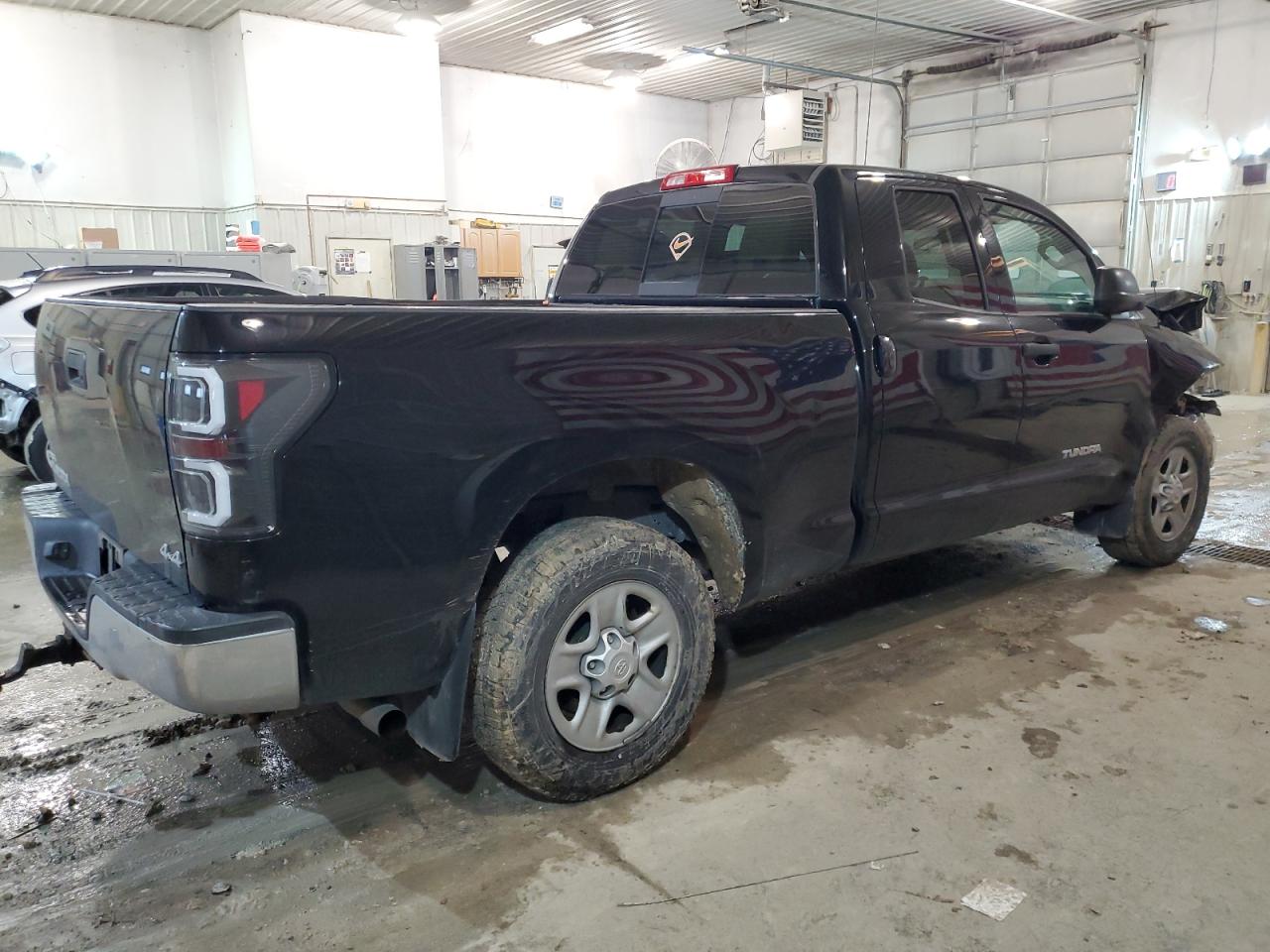 Photo 2 VIN: 5TFUM5F19DX049844 - TOYOTA TUNDRA 