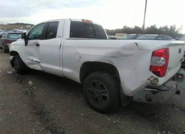 Photo 2 VIN: 5TFUM5F19FX061270 - TOYOTA TUNDRA 4WD TRUCK 