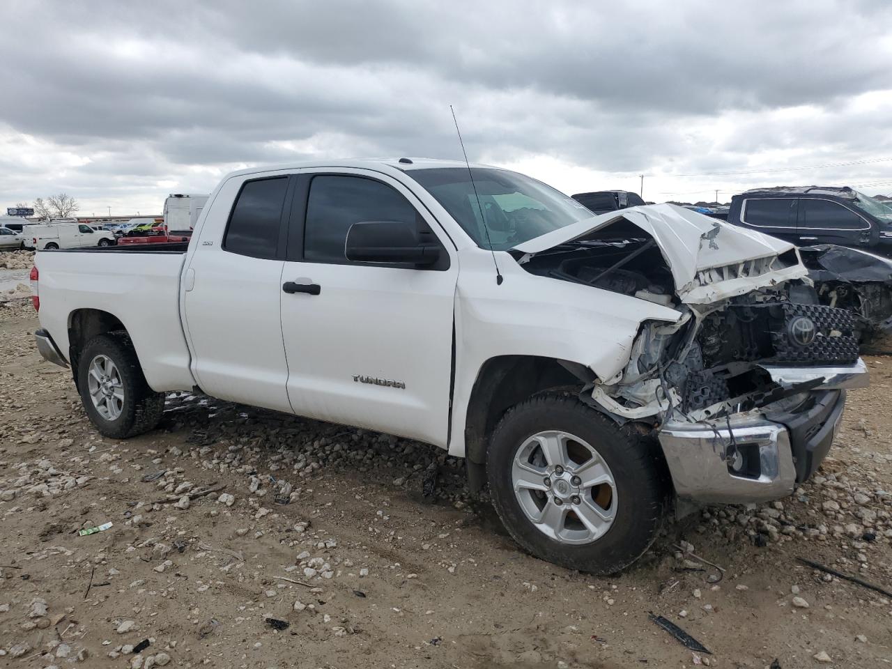 Photo 3 VIN: 5TFUM5F19JX076554 - TOYOTA TUNDRA 