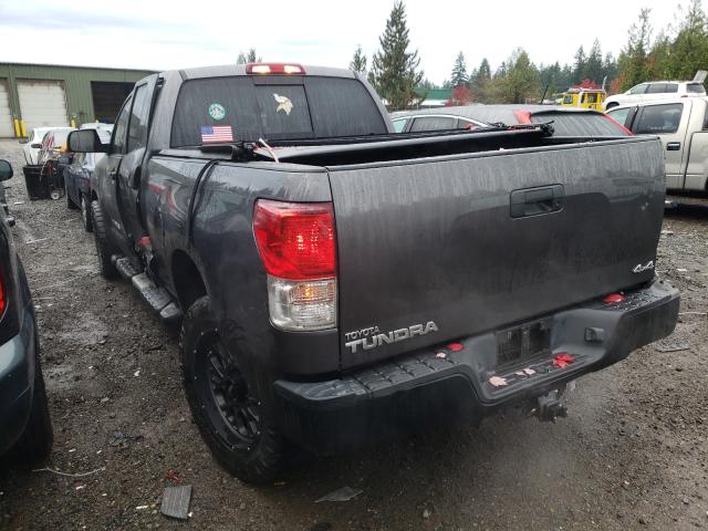 Photo 2 VIN: 5TFUM5F1XDX048900 - TOYOTA TUNDRA DOU 