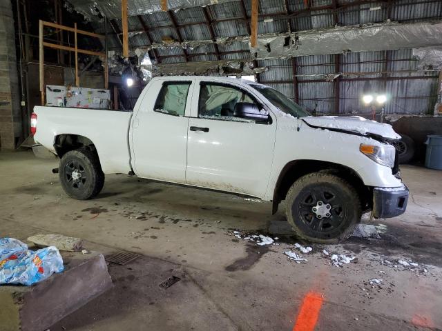 Photo 3 VIN: 5TFUM5F1XGX064972 - TOYOTA TUNDRA 