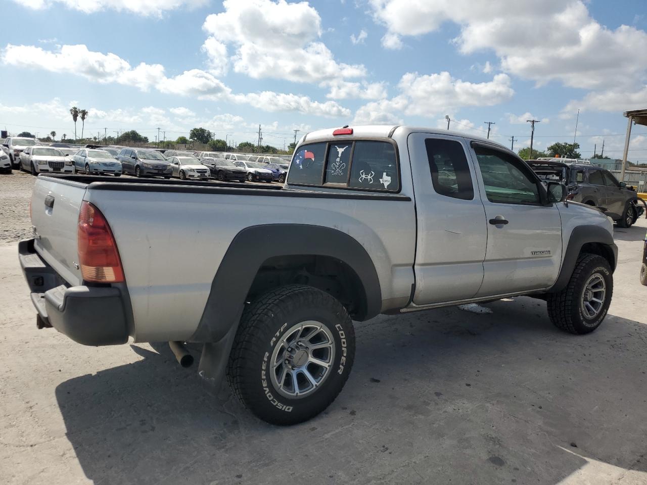 Photo 2 VIN: 5TFUU4EN0DX070645 - TOYOTA TACOMA 