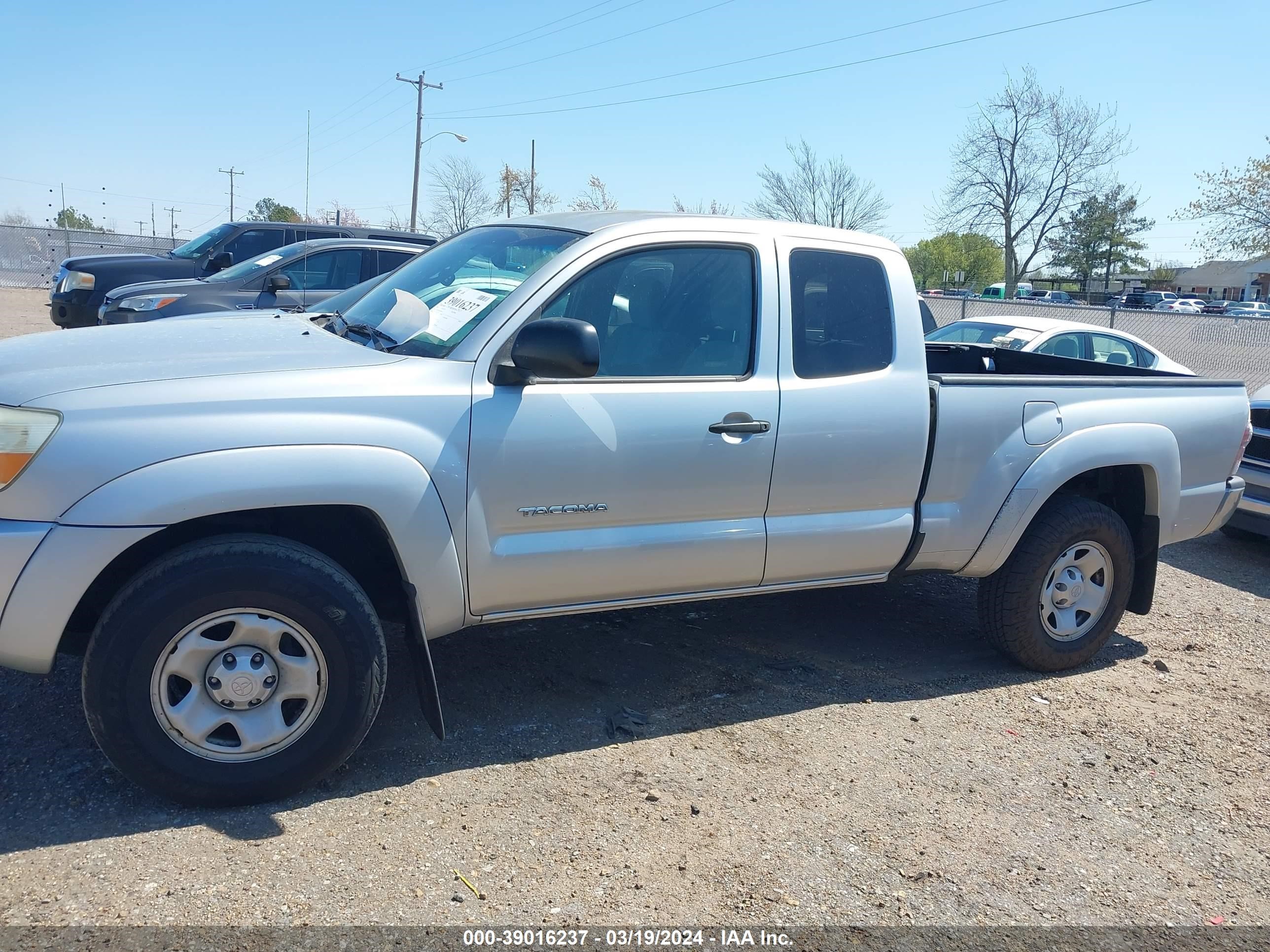 Photo 12 VIN: 5TFUU4EN3BX006158 - TOYOTA TACOMA 