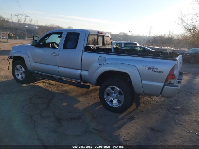 Photo 2 VIN: 5TFUU4EN3DX061471 - TOYOTA TACOMA 