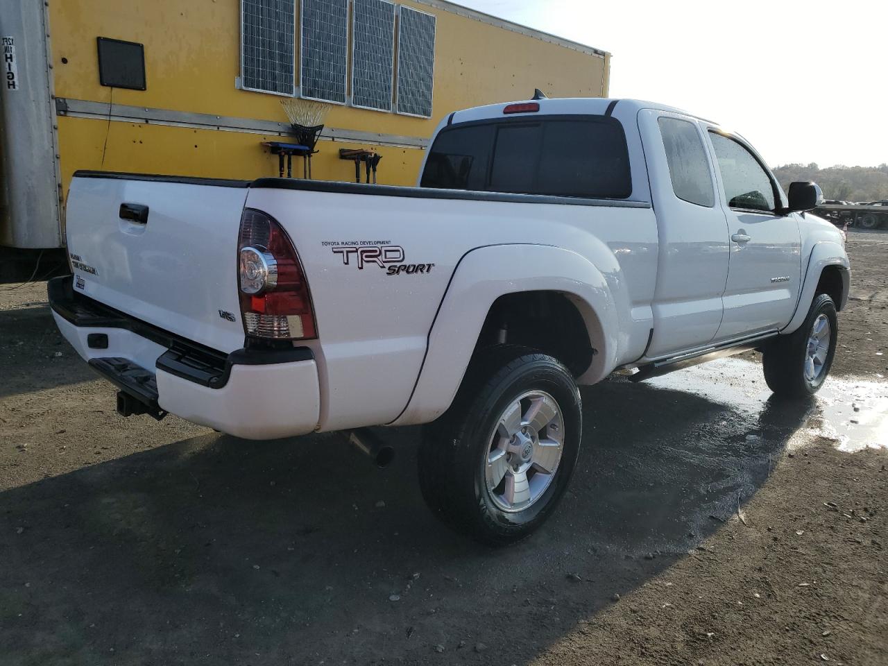 Photo 2 VIN: 5TFUU4EN9CX037366 - TOYOTA TACOMA 