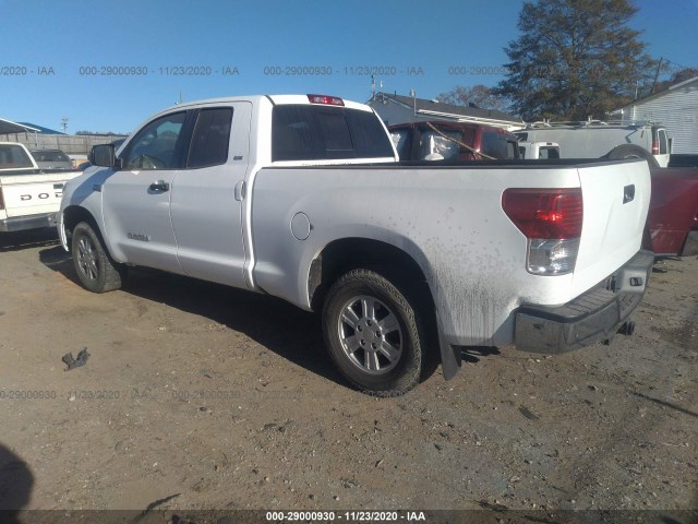 Photo 2 VIN: 5TFUW5F10BX180748 - TOYOTA TUNDRA 4WD TRUCK 