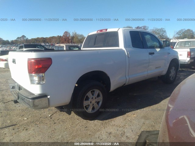 Photo 3 VIN: 5TFUW5F10BX180748 - TOYOTA TUNDRA 4WD TRUCK 