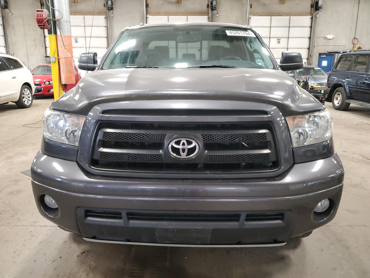 Photo 4 VIN: 5TFUW5F10BX193967 - TOYOTA TUNDRA 