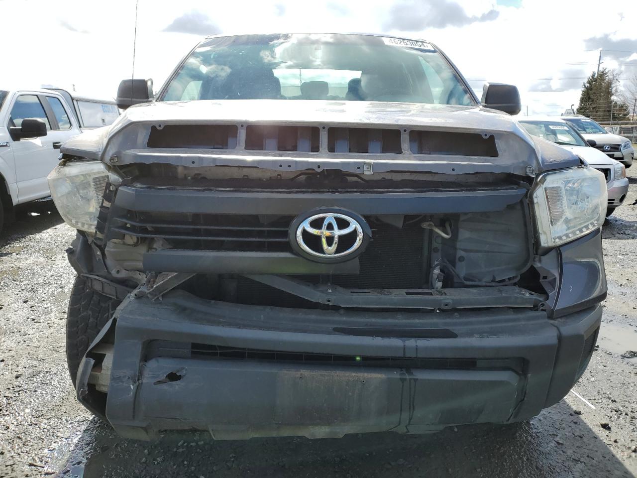 Photo 4 VIN: 5TFUW5F10EX393901 - TOYOTA TUNDRA 