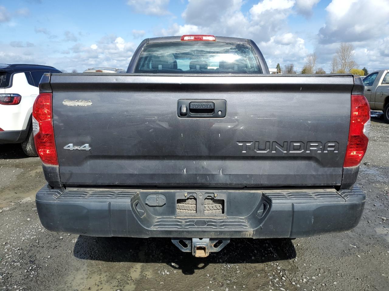 Photo 5 VIN: 5TFUW5F10EX393901 - TOYOTA TUNDRA 