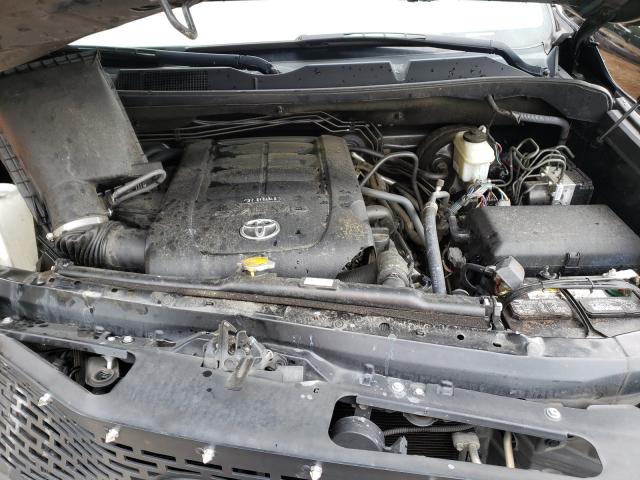 Photo 6 VIN: 5TFUW5F10HX601330 - TOYOTA TUNDRA DOU 