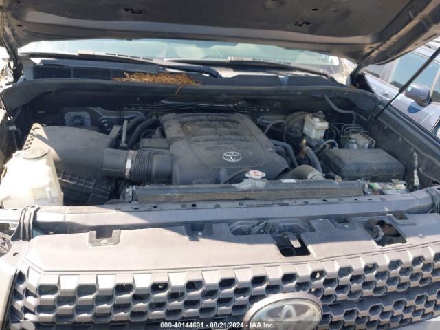 Photo 9 VIN: 5TFUW5F10JX685946 - TOYOTA TUNDRA 