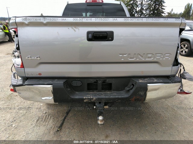 Photo 5 VIN: 5TFUW5F10JX708786 - TOYOTA TUNDRA 4WD 