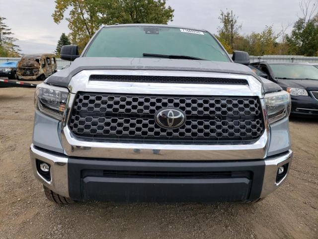 Photo 4 VIN: 5TFUW5F10JX719643 - TOYOTA TUNDRA 