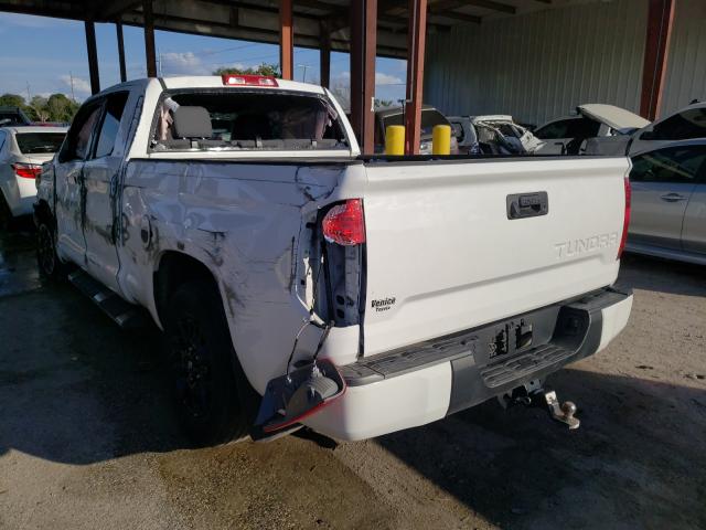 Photo 2 VIN: 5TFUW5F10KX795980 - TOYOTA TUNDRA DOU 