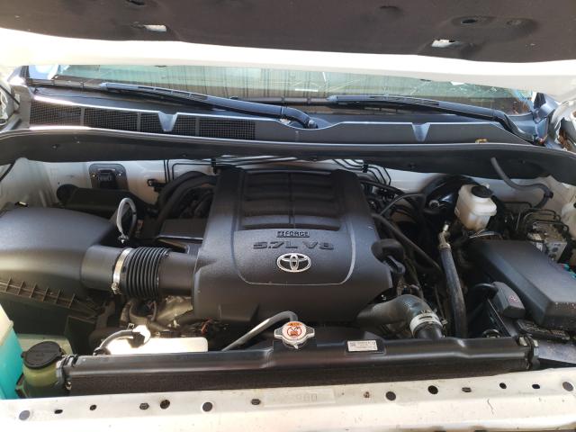 Photo 6 VIN: 5TFUW5F10KX795980 - TOYOTA TUNDRA DOU 