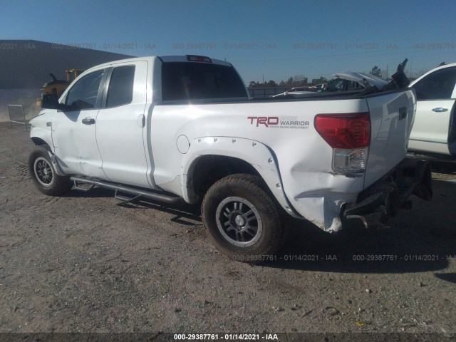 Photo 2 VIN: 5TFUW5F11BX202322 - TOYOTA TUNDRA 4WD TRUCK 