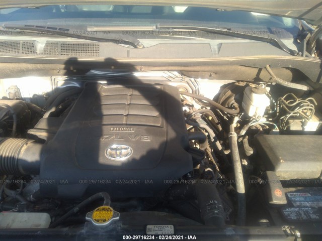 Photo 9 VIN: 5TFUW5F11EX323744 - TOYOTA TUNDRA 4WD TRUCK 