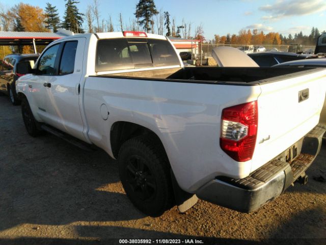 Photo 2 VIN: 5TFUW5F11GX571933 - TOYOTA TUNDRA 4WD TRUCK 