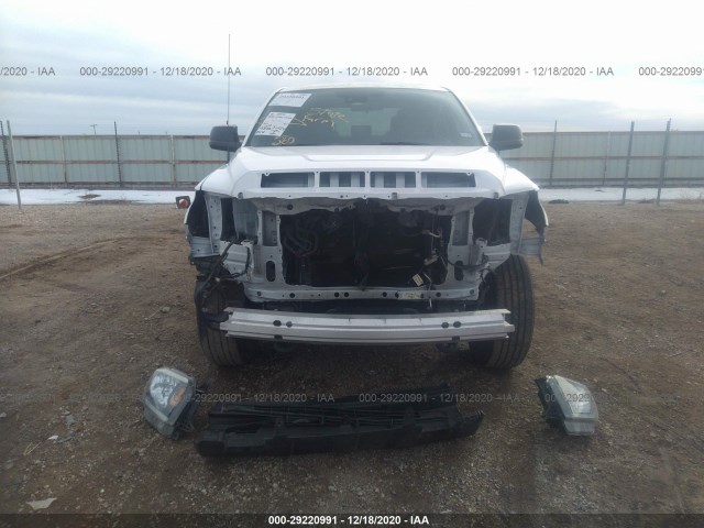 Photo 5 VIN: 5TFUW5F11JX712880 - TOYOTA TUNDRA 4WD 