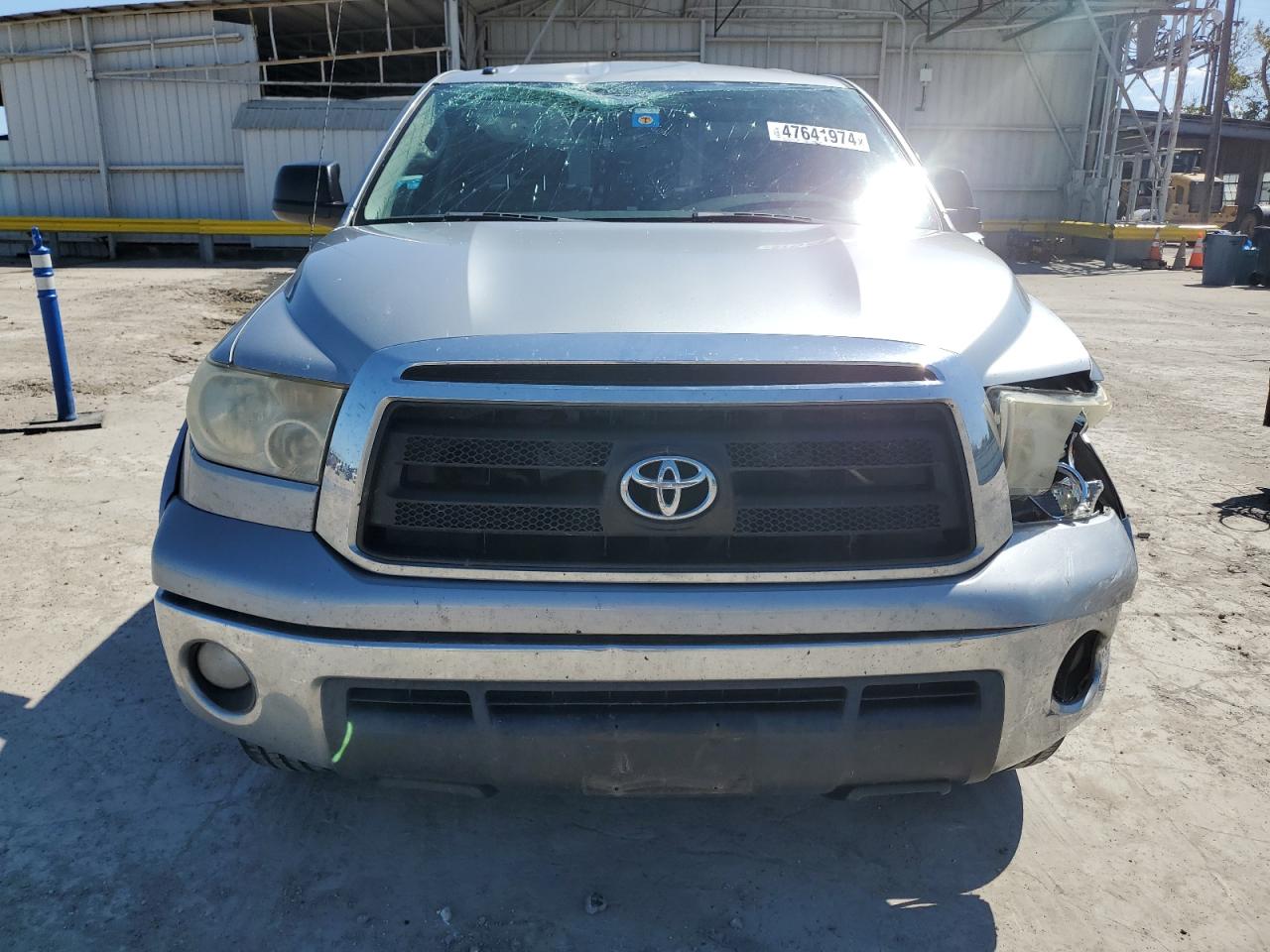 Photo 4 VIN: 5TFUW5F12BX201230 - TOYOTA TUNDRA 