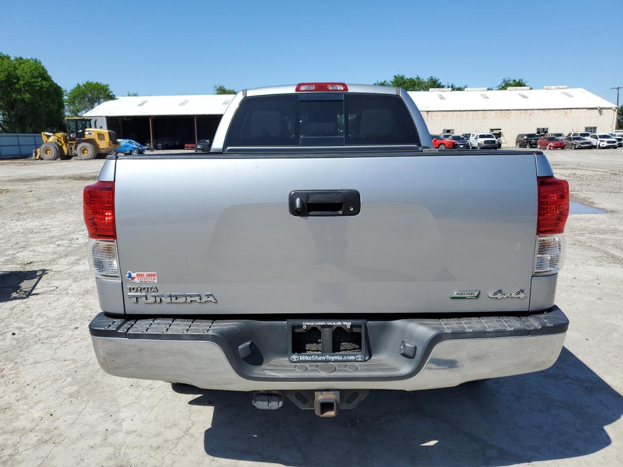 Photo 5 VIN: 5TFUW5F12BX201230 - TOYOTA TUNDRA 