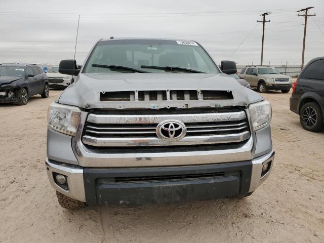 Photo 4 VIN: 5TFUW5F12HX597880 - TOYOTA TUNDRA DOU 