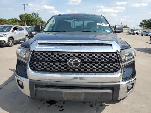 Photo 4 VIN: 5TFUW5F12JX774630 - TOYOTA TUNDRA DOU 