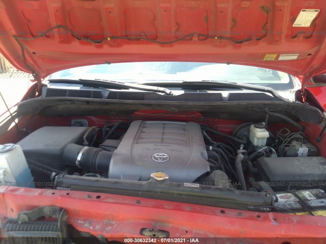 Photo 9 VIN: 5TFUW5F13AX117934 - TOYOTA TUNDRA 4WD TRUCK 