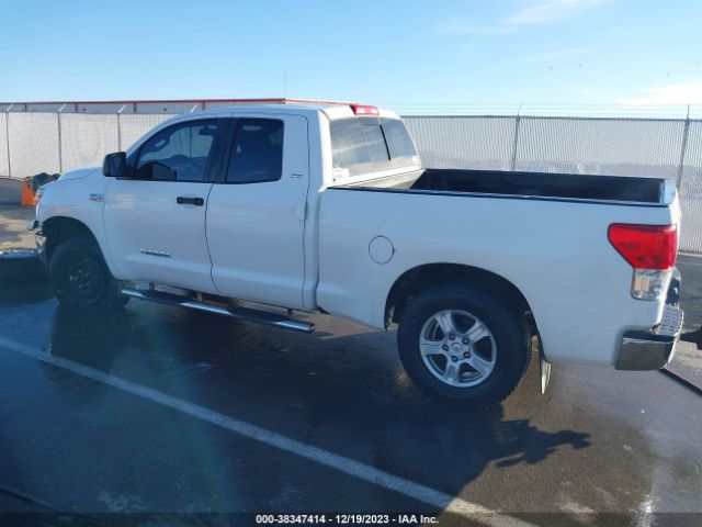 Photo 2 VIN: 5TFUW5F13BX165077 - TOYOTA TUNDRA 