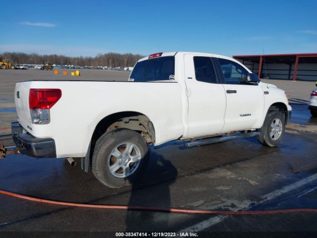 Photo 3 VIN: 5TFUW5F13BX165077 - TOYOTA TUNDRA 