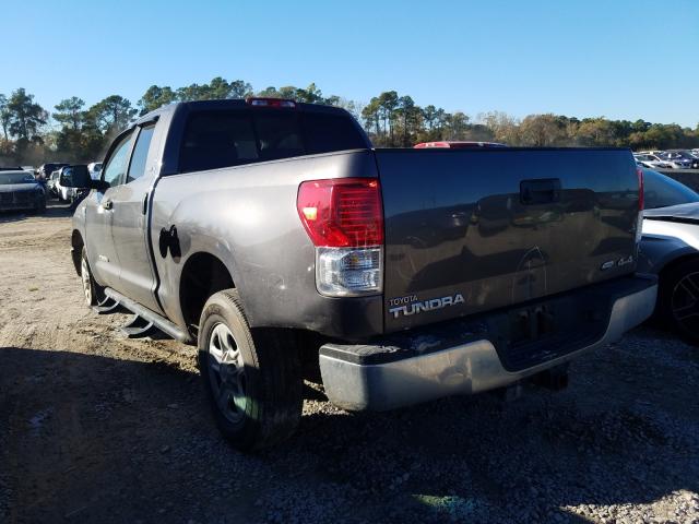 Photo 2 VIN: 5TFUW5F13BX174121 - TOYOTA TUNDRA 4WD TRUCK 