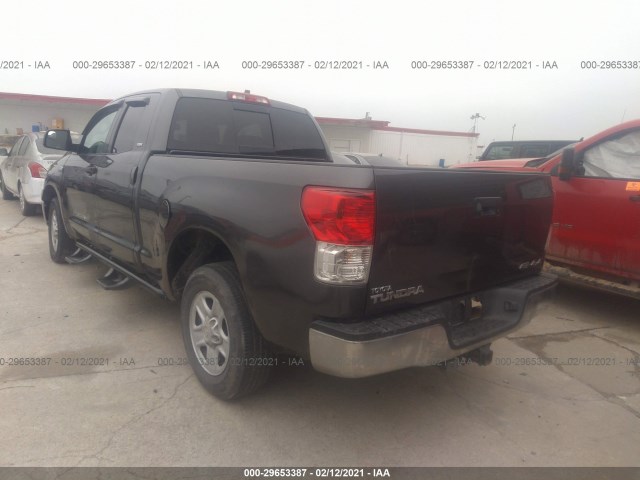 Photo 2 VIN: 5TFUW5F13BX174121 - TOYOTA TUNDRA 4WD TRUCK 