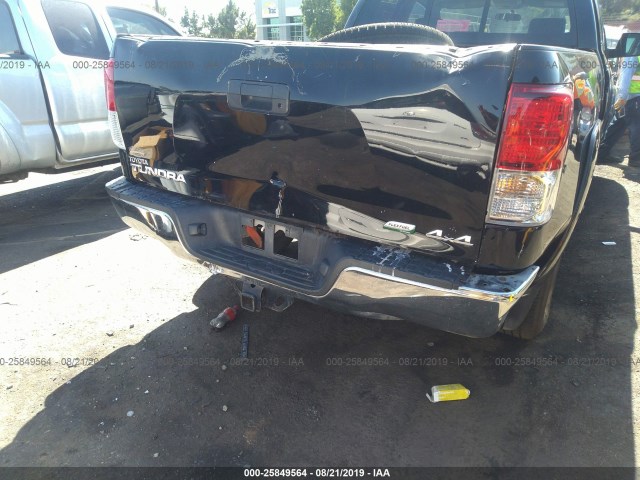 Photo 5 VIN: 5TFUW5F13BX175530 - TOYOTA TUNDRA 4WD TRUCK 