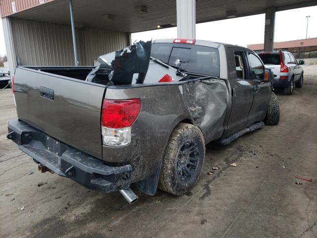 Photo 3 VIN: 5TFUW5F14AX119269 - TOYOTA TUNDRA DOU 